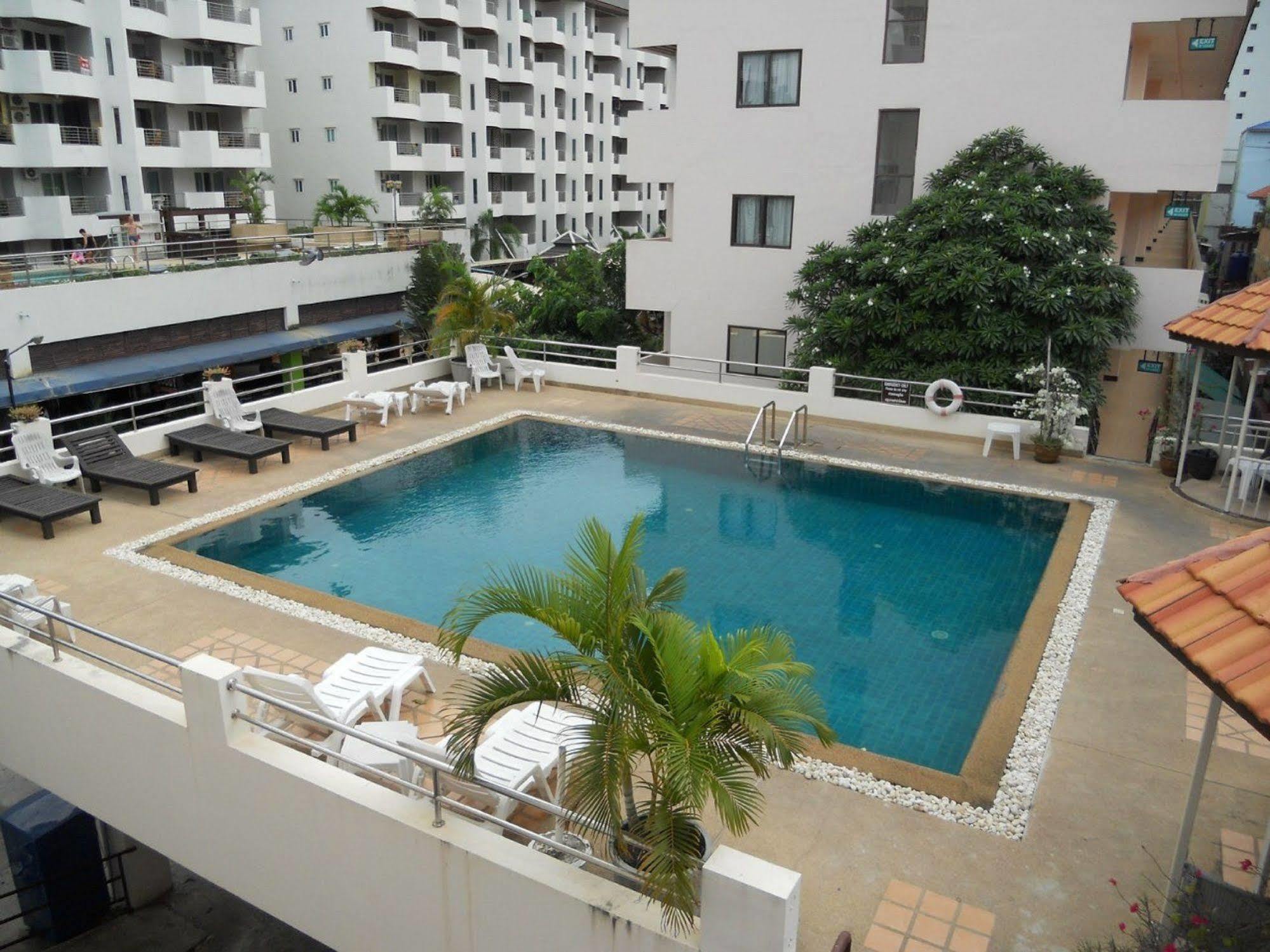 Jomtien Good Luck Apartment Exterior photo